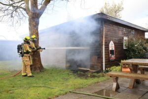 Veel rook bij brand in garagebox Voordijkshoorn